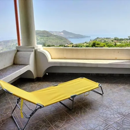 Scirocco Eolie With Sea View! 別荘 リーパリ